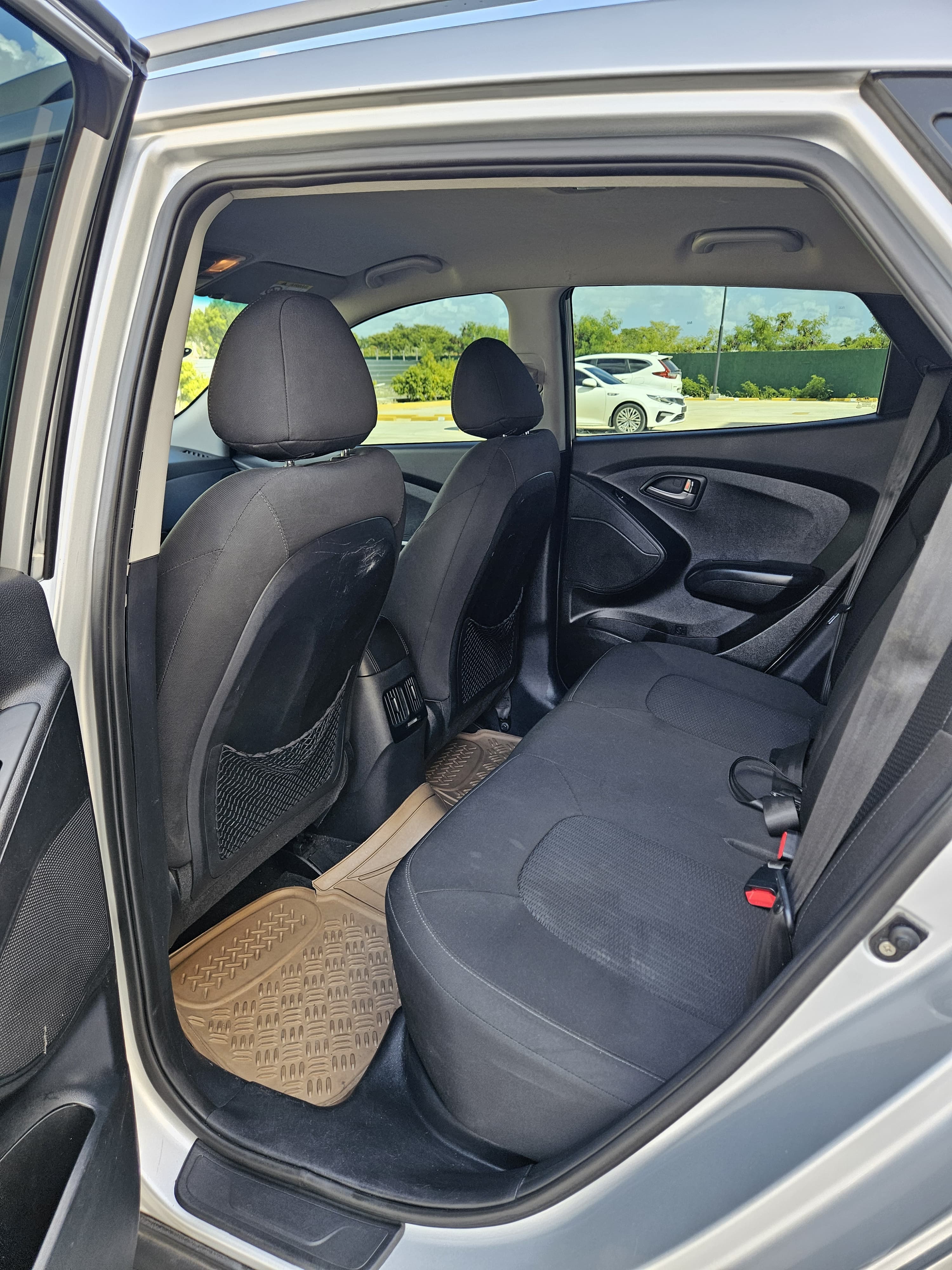 jeepetas y camionetas - Hyundai Tucson Gris 2015 8