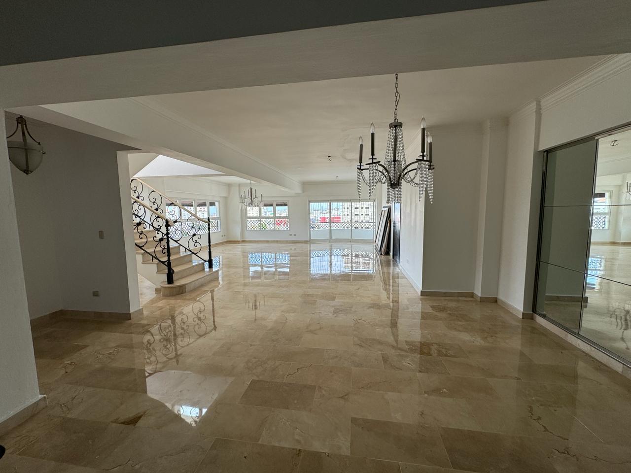 penthouses - ¡PENTHOUSE DE ENSUEÑO EN NACO – VIVE EN LAS ALTURAS CON ESTILO! 6