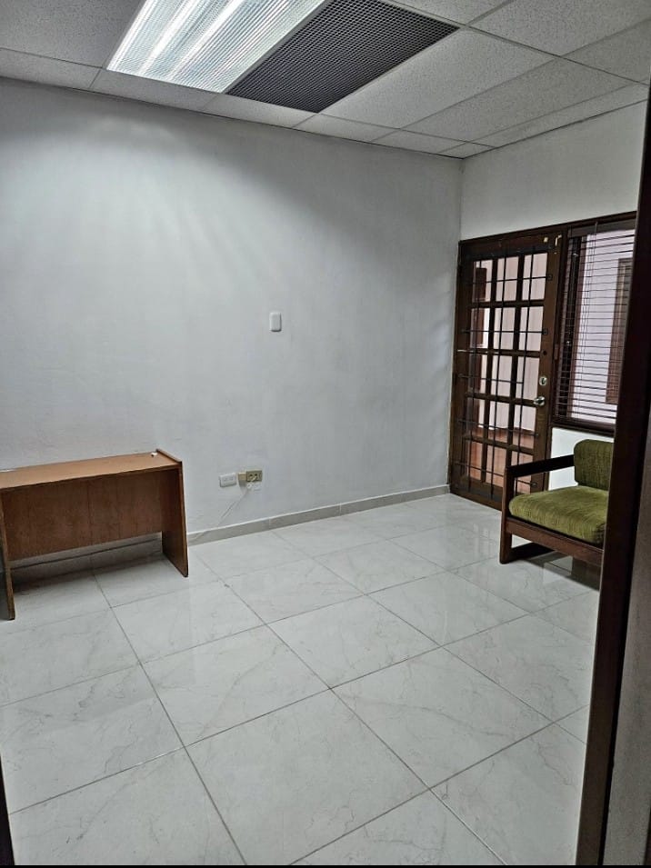 oficinas y locales comerciales - Alquilo Local Comercial 8
