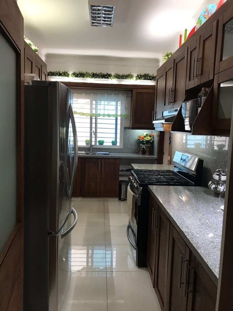apartamentos - Apartamento en Alquiler Amueblado 
EVARISTO MORALES USD 2,300.00 (Mantenimiento  2