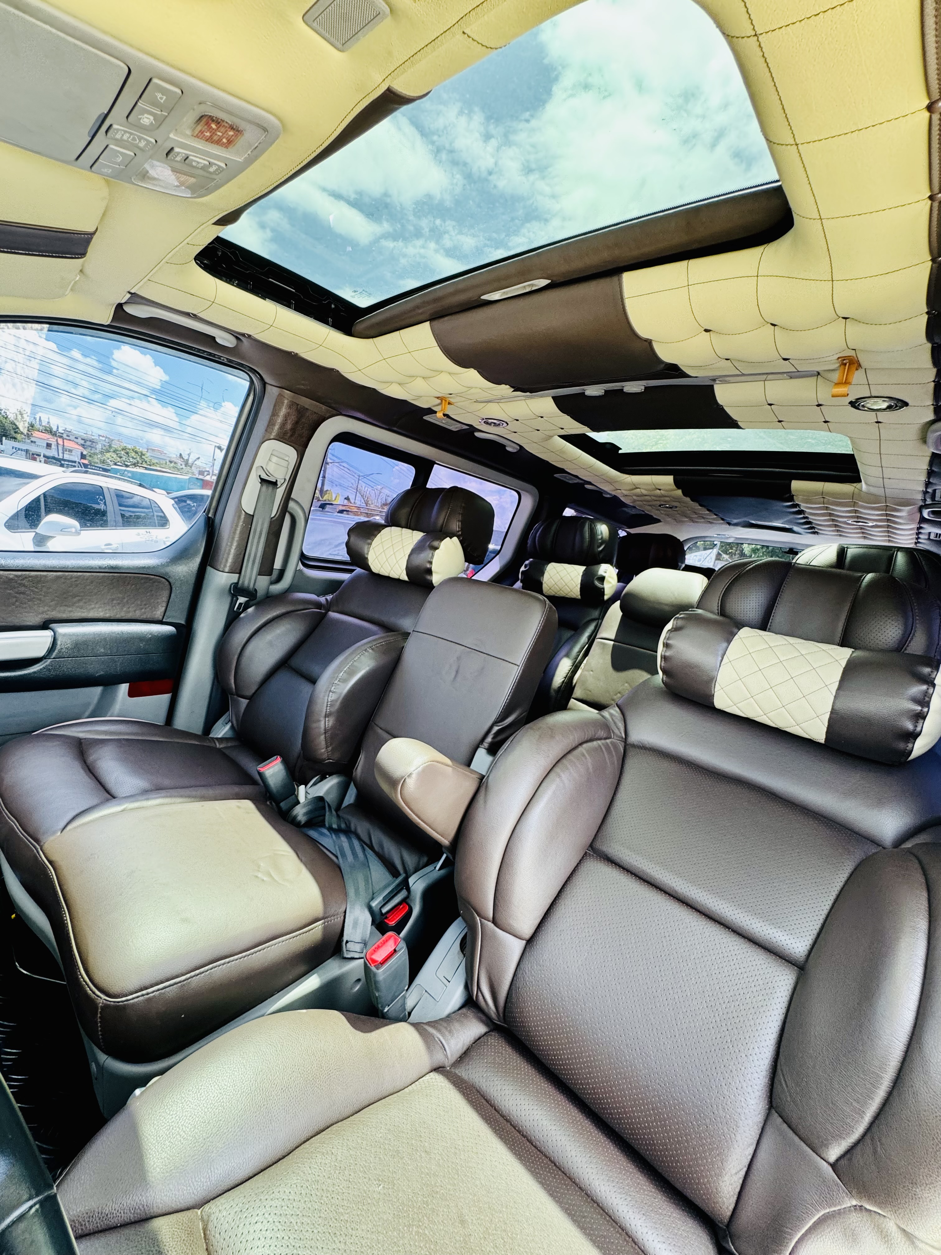 camiones y vehiculos pesados - Hyundai Grand Starex VIP double sunroof 3