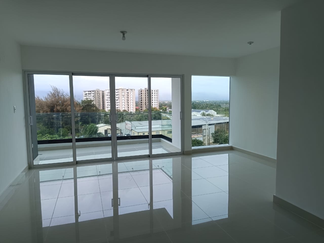 apartamentos - Hermoso apartamento en venta 8vo. piso residencial privado av. Hispanoamericana  5