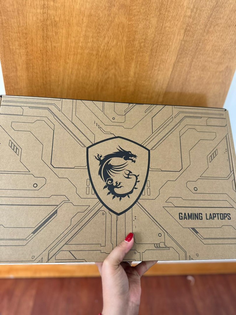 computadoras y laptops - LAPTOP MSI CROSSHAIR 16|INTELCORE I7-13VA|1TB SSD|16GB RAM|RTX4070|16-INCH