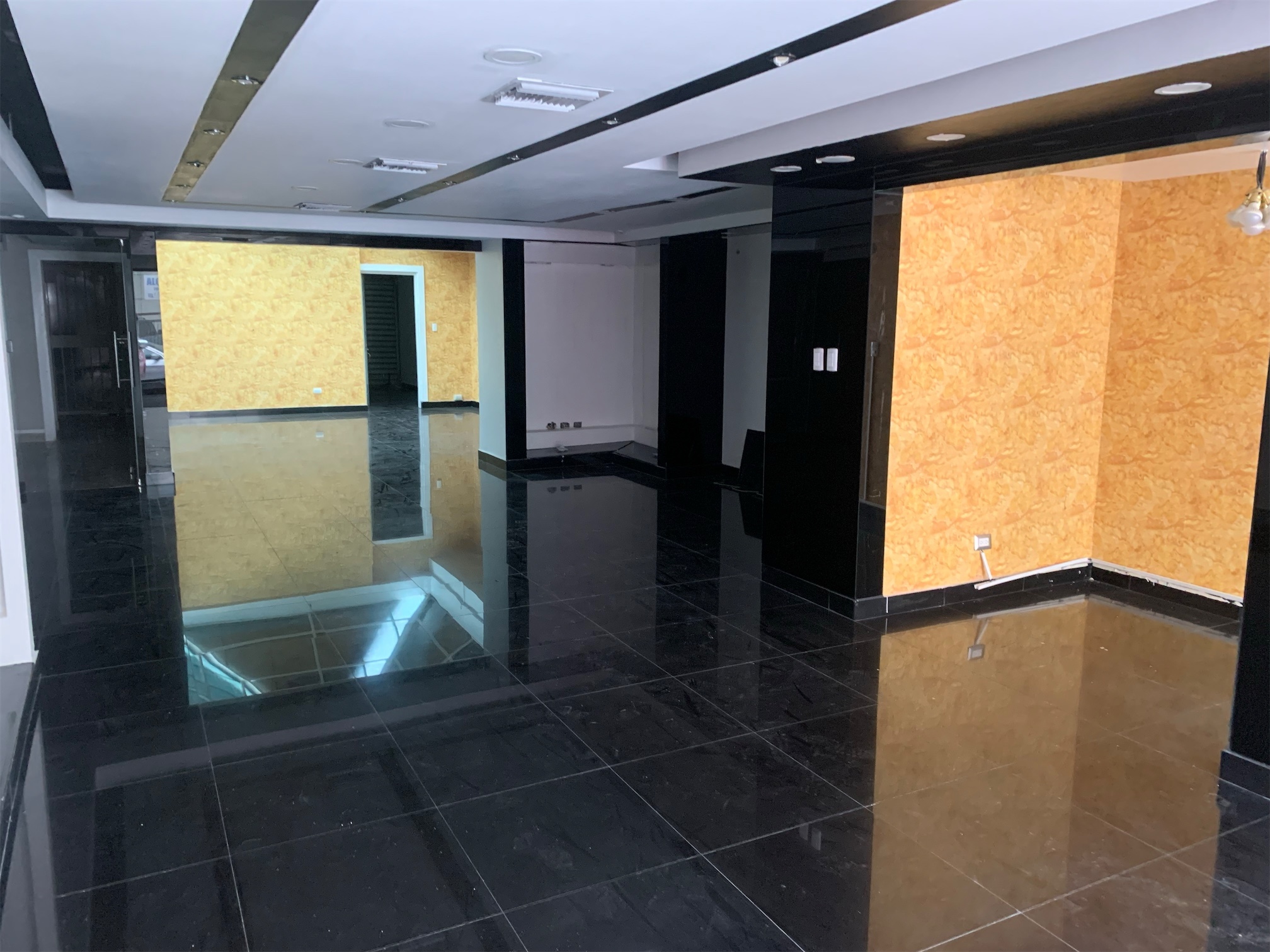 oficinas y locales comerciales - De oportunidad local en Piantini  154m 9