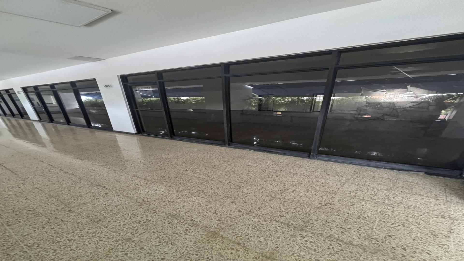 oficinas y locales comerciales - Alquiler Local Comercial Naco 2do piso 152Mts 6