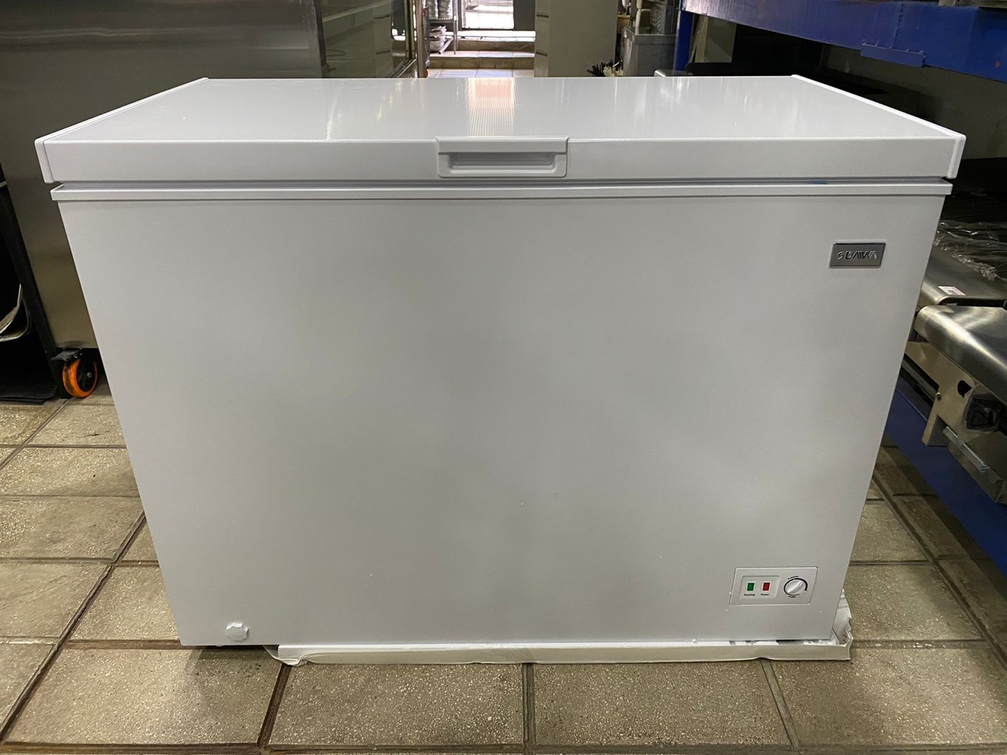 equipos profesionales - Freezer, Daiwa de 11 Pies Cubico  1