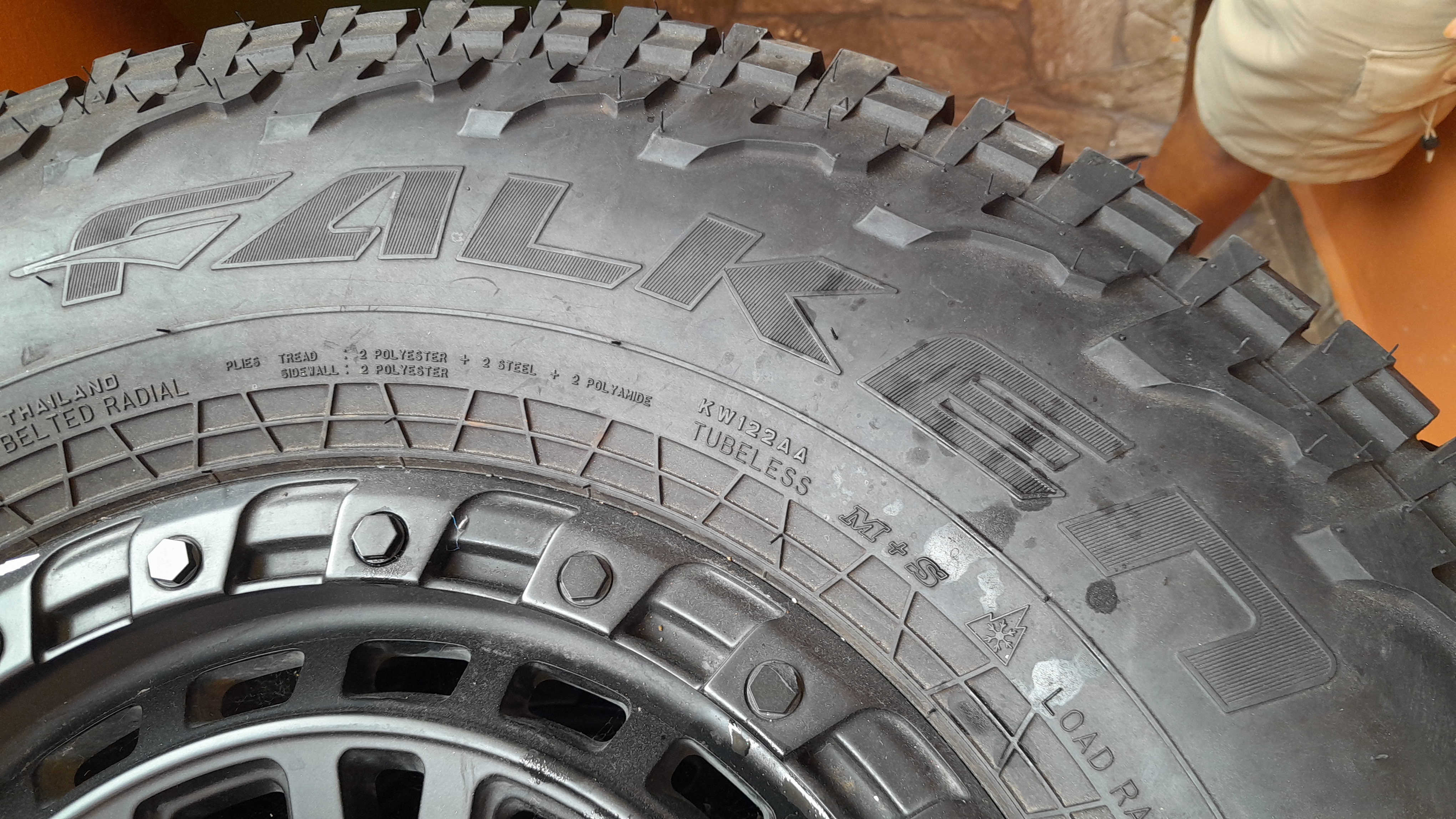 repuestos - Juego de Gomas y Aros Falken WildPeak LT285/75R17 4