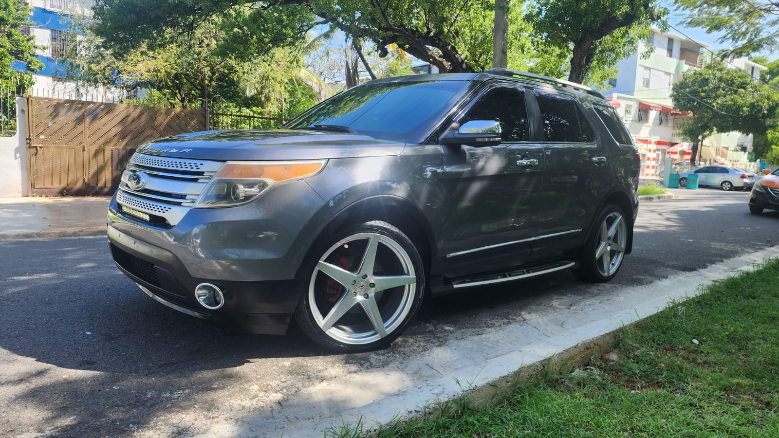 jeepetas y camionetas - Ford explorer 2013 XLT 4x4 la más full  1