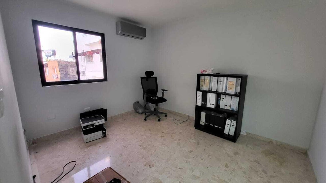 oficinas y locales comerciales - Oficina en alquiler en El Millón  4