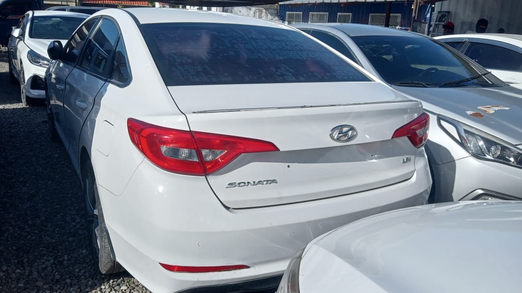 carros - HYUNDAI SONATA 2017 BLANCO RECIEN IMPORTADO. 4