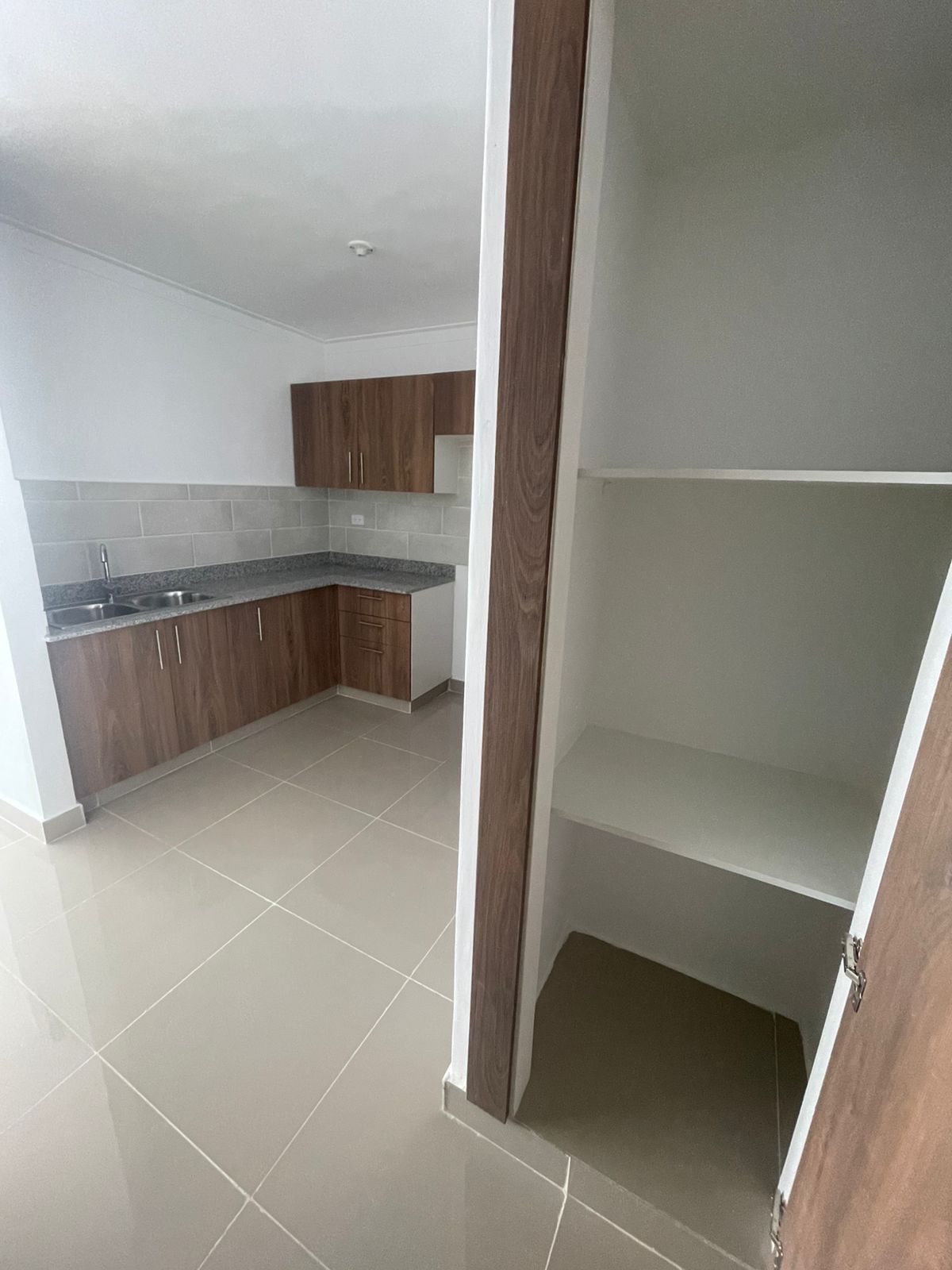 apartamentos - ALQUILER APART. 2do NIVEL 3 HABIT 2 parq. 1541 5