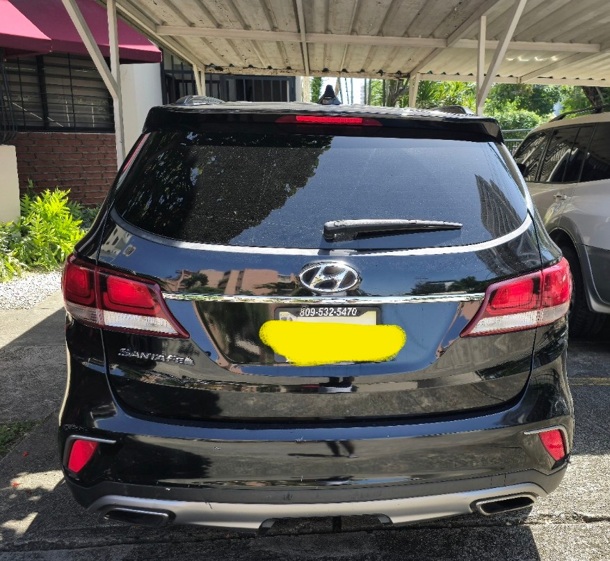 jeepetas y camionetas - Hyundai Grand Santa Fe 2017 3