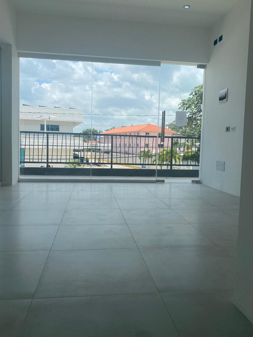 oficinas y locales comerciales - Local 30 mts2 Las Terrenas frente a Banco Popular 3