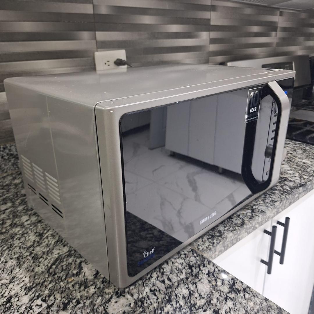 electrodomesticos - Microondas Con Asador Samsung 1.0 P.C. MG28F303TAS 0