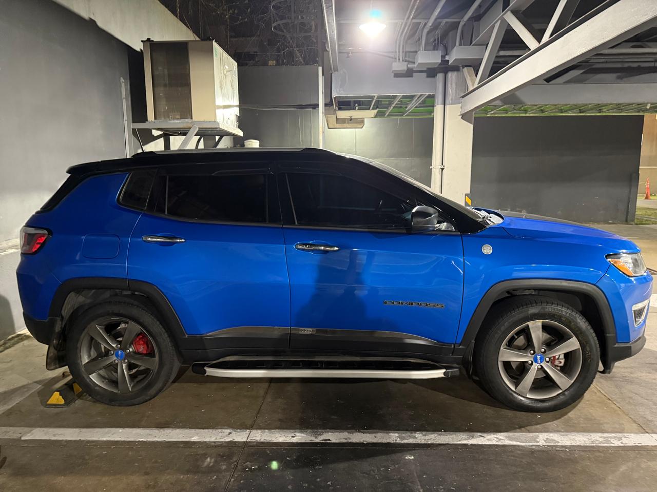 jeepetas y camionetas - JEEP COMPASS LIMITED 4X4 2018 EXCELENTES CONDICION 4