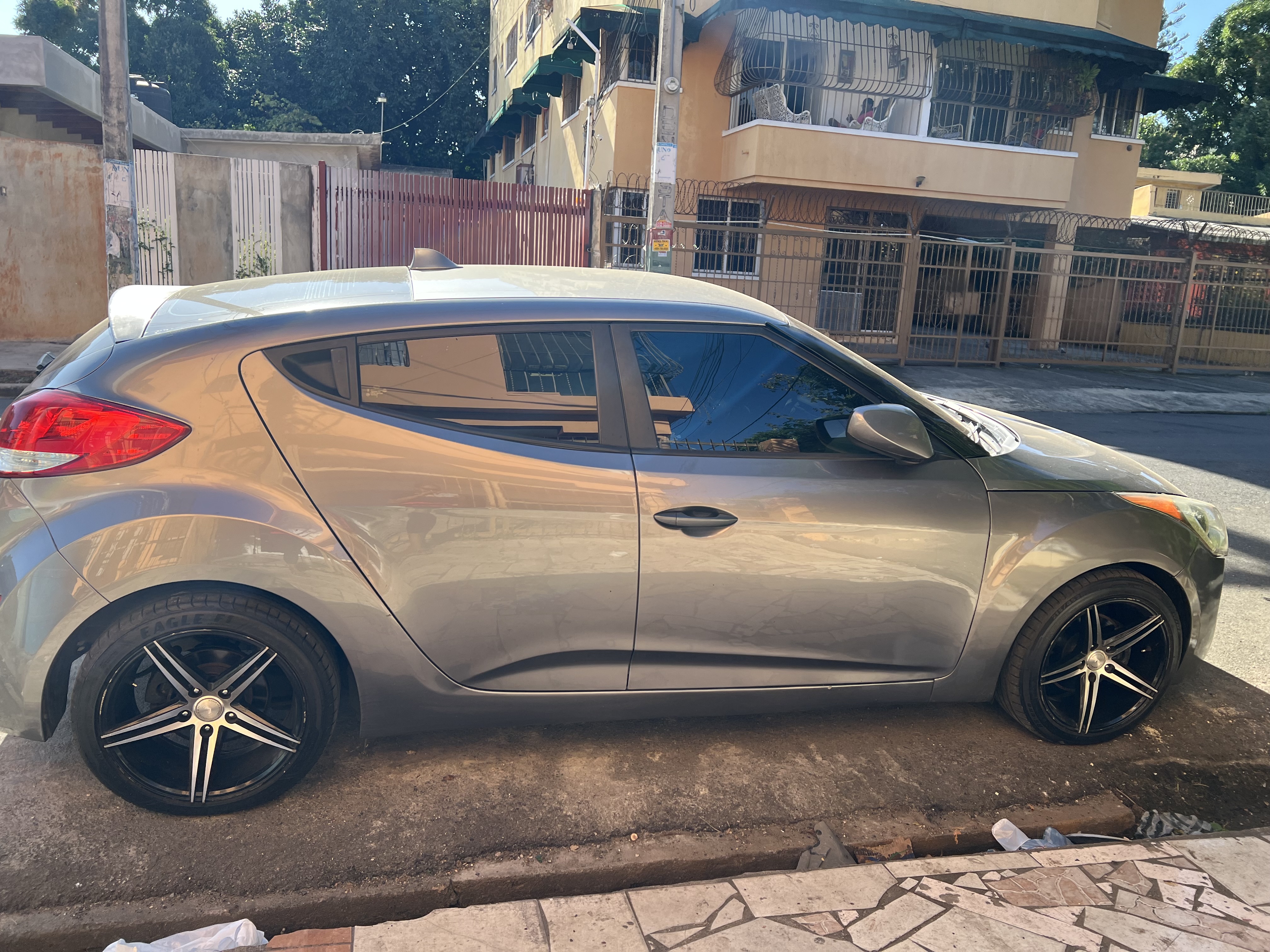 carros - Se vende Hyundai veloster 2016 $580,000 negoc 2