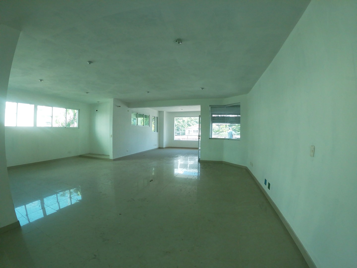 oficinas y locales comerciales - Alquilo local 326 mts 2do piso en el vergel próximo al canal 11 3