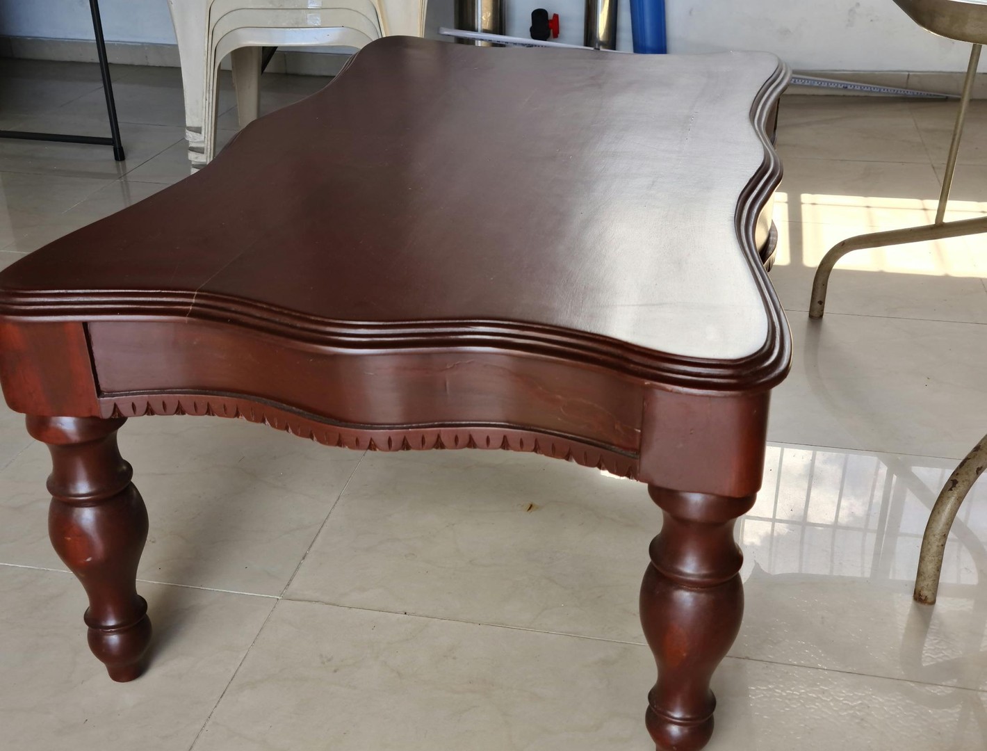 muebles y colchones - Mesa en Caoba como nueva  0