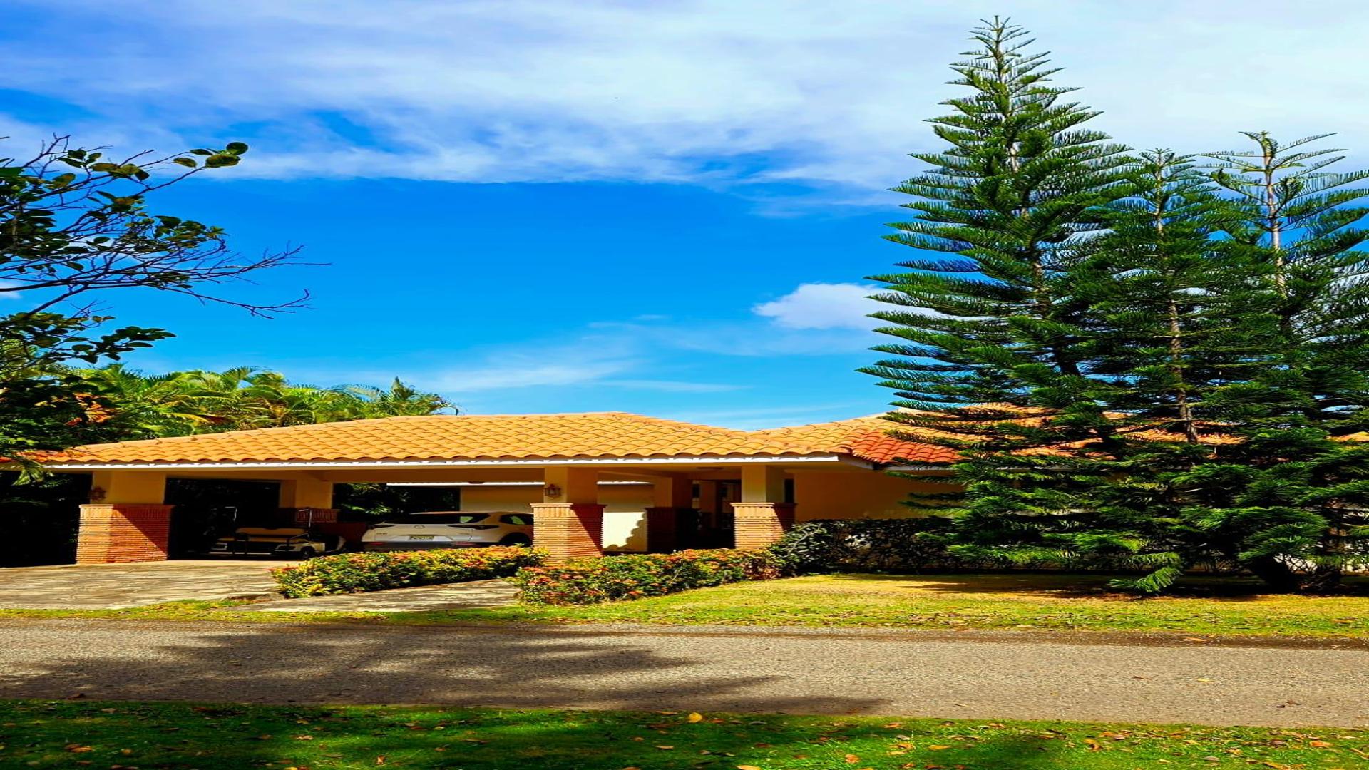 casas vacacionales y villas - Se vende villa en Metro Country Club, Juan Dolio. 0