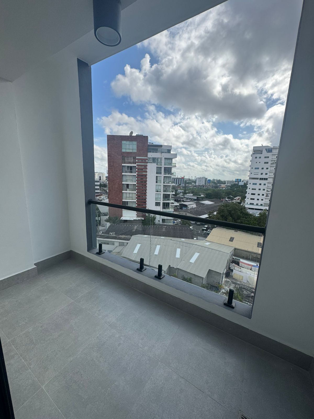 apartamentos - ALQUILO Piso 7 En El Corazon de Serrallés 
CÓDIGO: PD468 8
