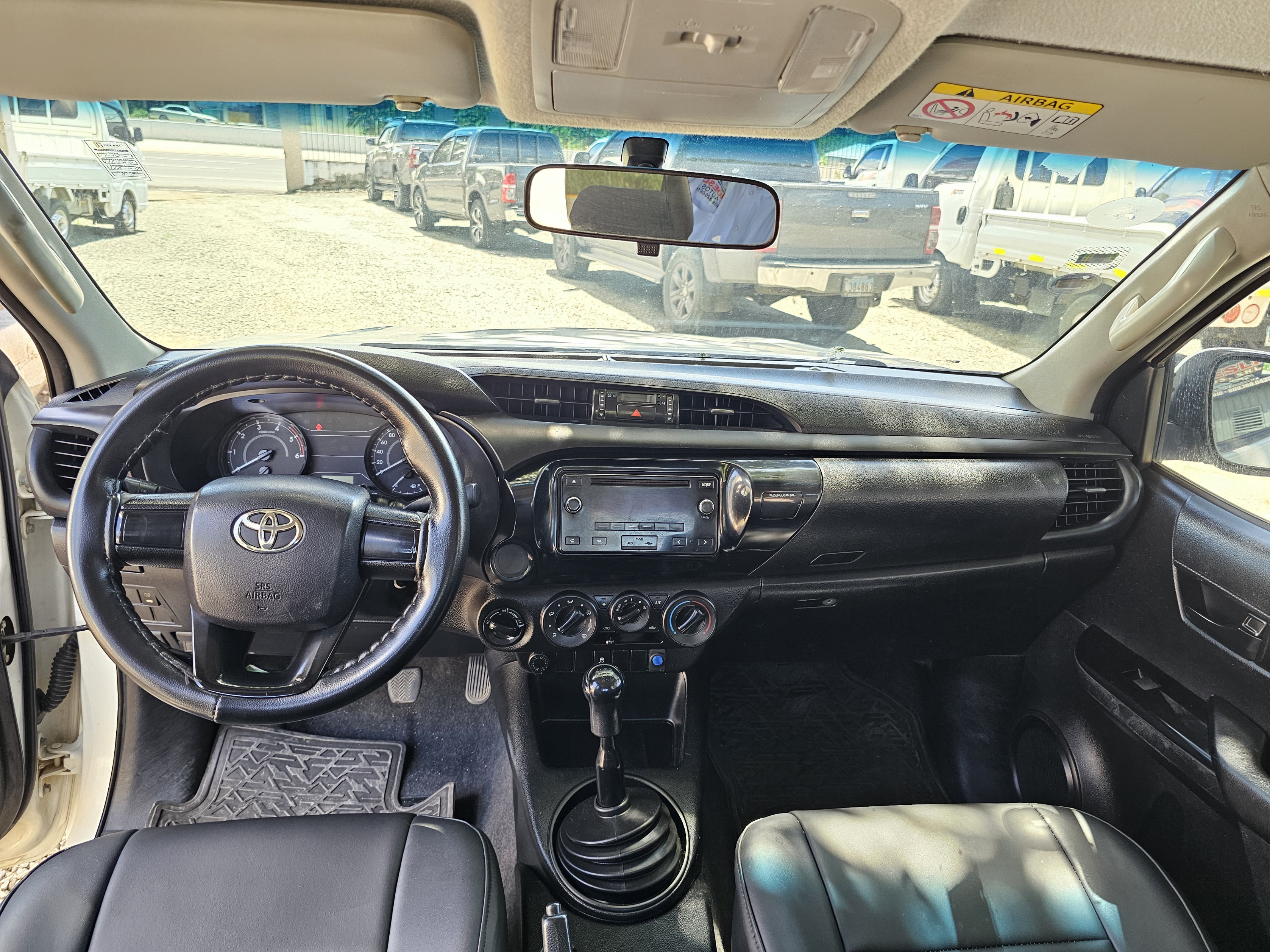 jeepetas y camionetas - Toyota hilux 2020 7
