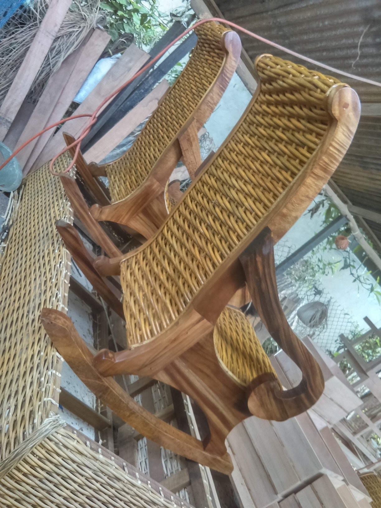 muebles y colchones - Juegos de mesedoraen mimbre y caoba 1