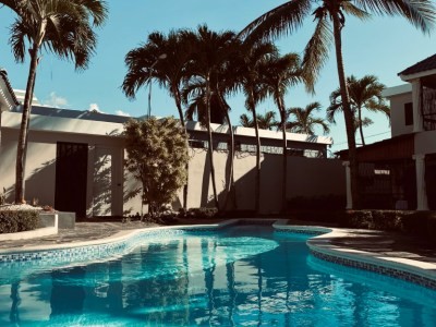 casas - Hermosa y Amplia Casa con Piscina en Venta, Gurabo 0