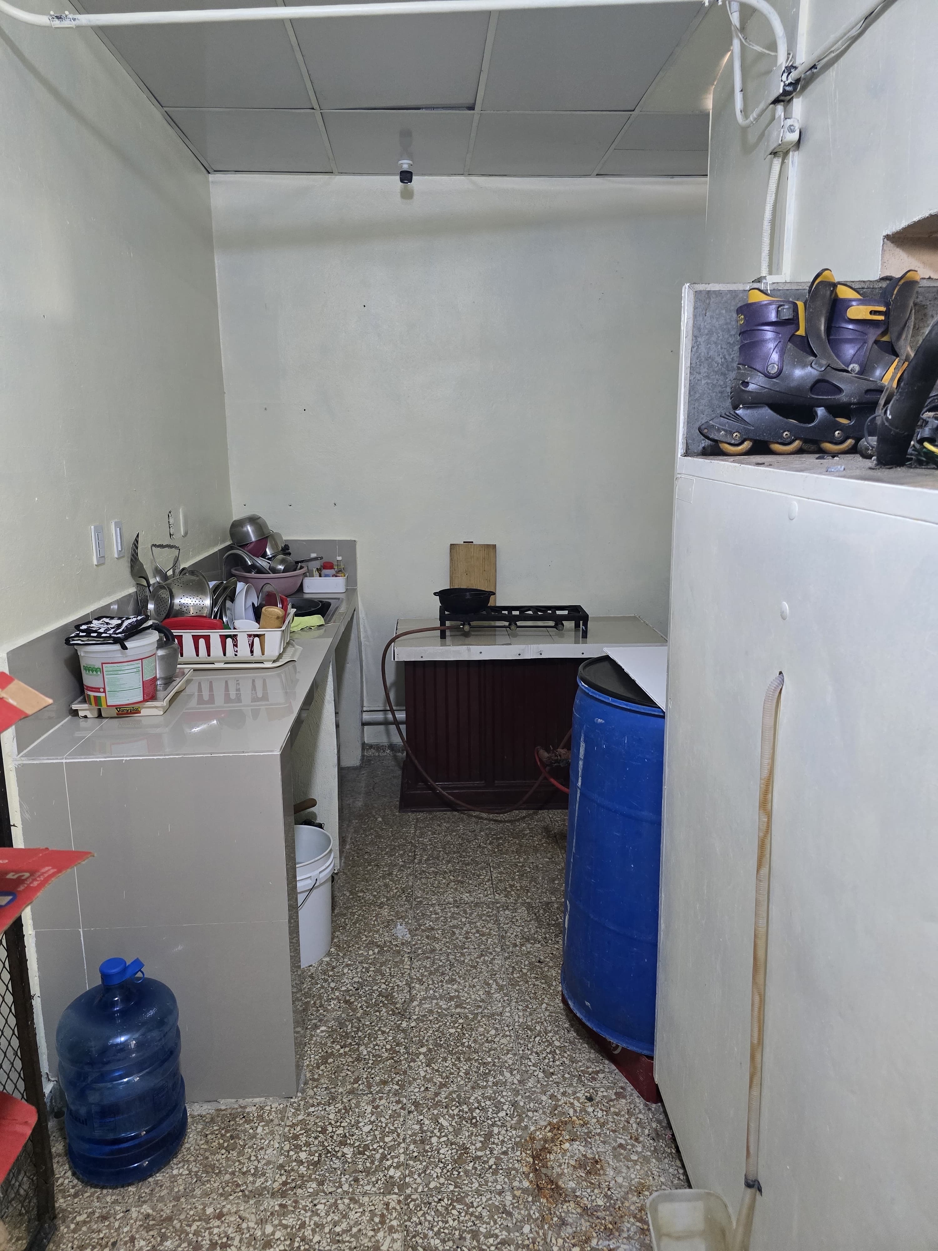 oficinas y locales comerciales - colmado en venta  4
