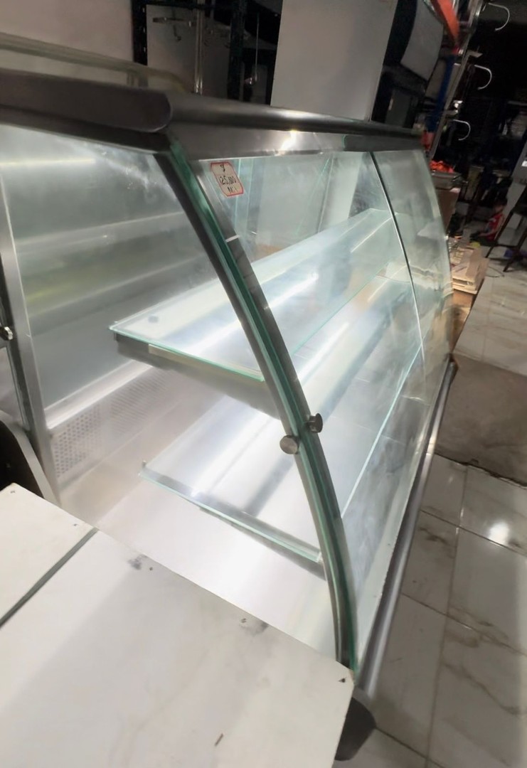 servicios profesionales - Vitrina Fría de Resposteria, 6 pies 7