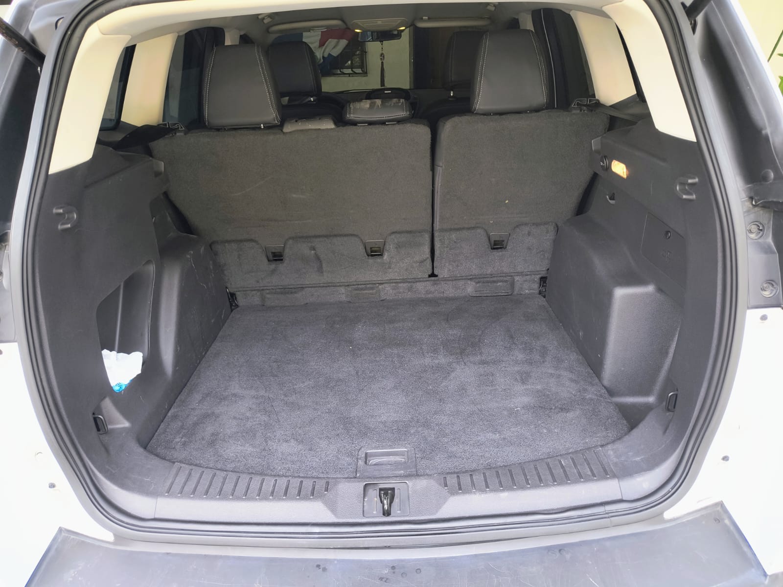 jeepetas y camionetas - Ford Escape 2016 en óptima condiciones 5