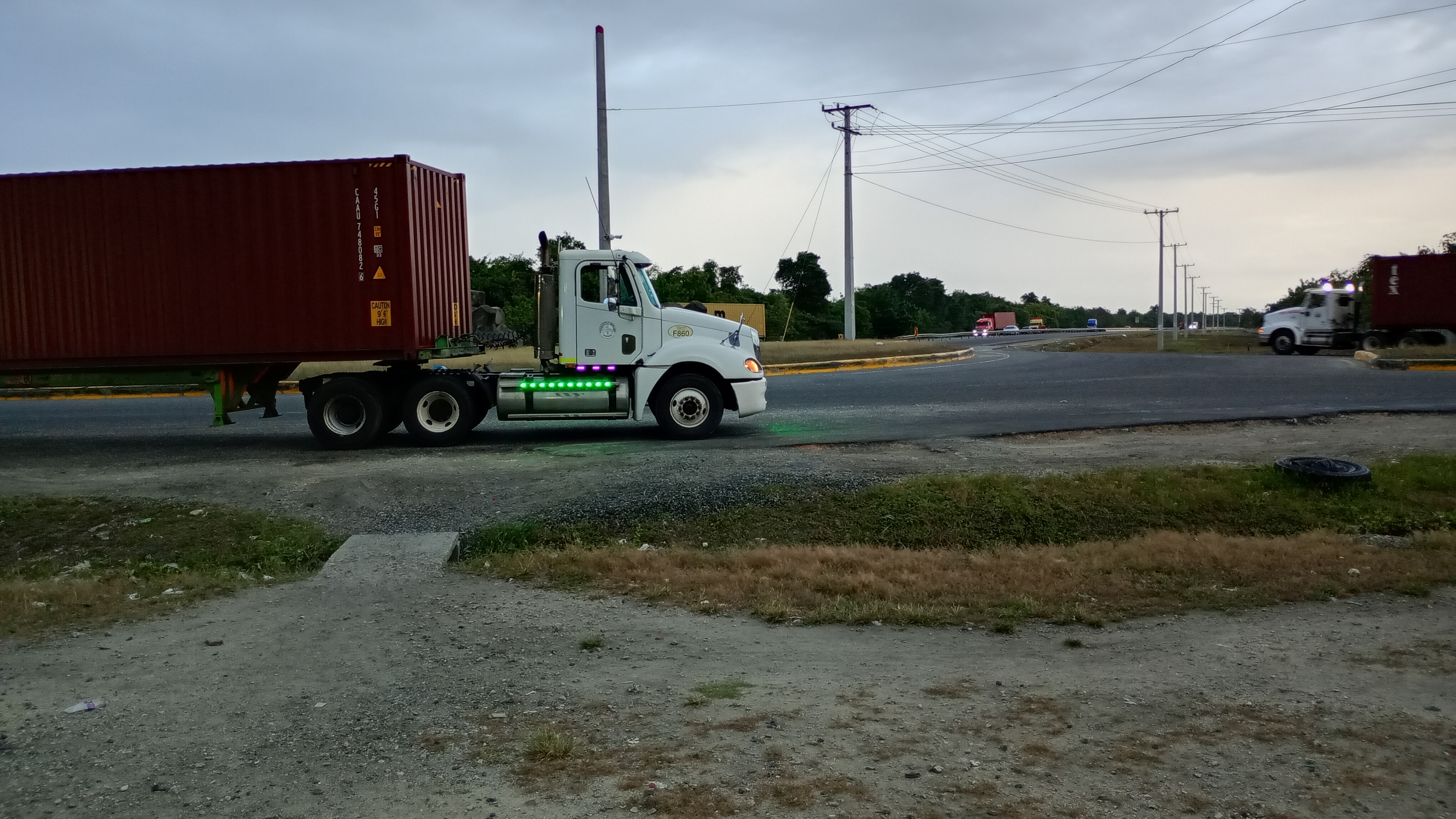 camiones y vehiculos pesados - Freightliner Columbia 1