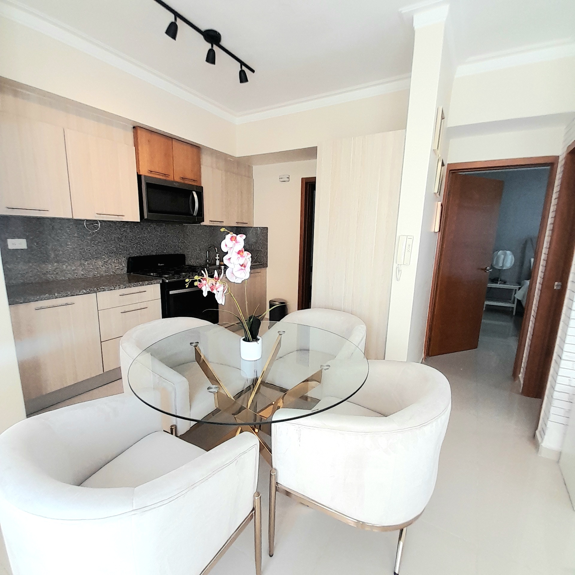apartamentos - Alquiler amueblado  El Vergel cerca 27 de febrero 1