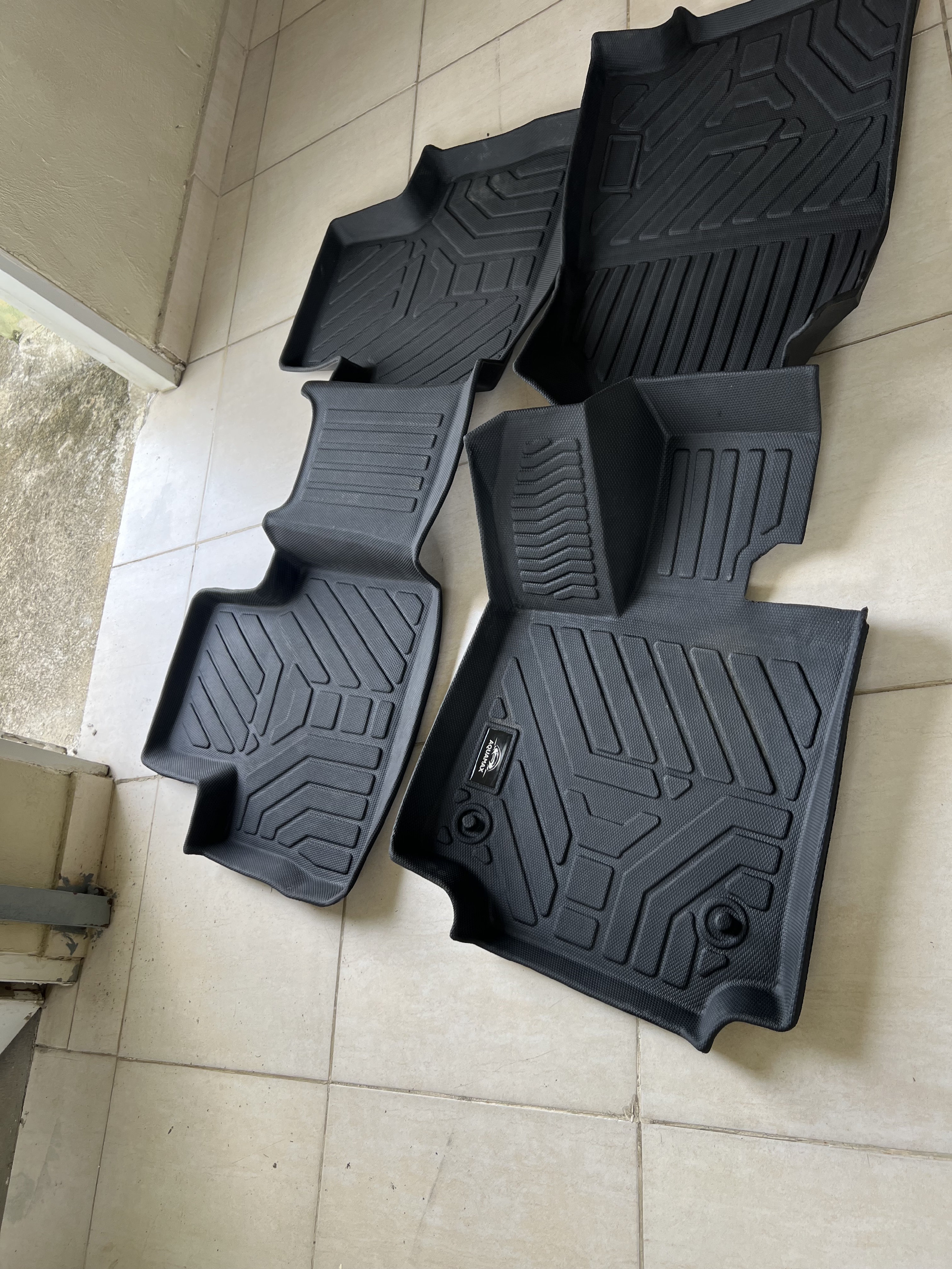 accesorios para vehiculos - alfombras tipo bandeja rav4 2020-2024 5