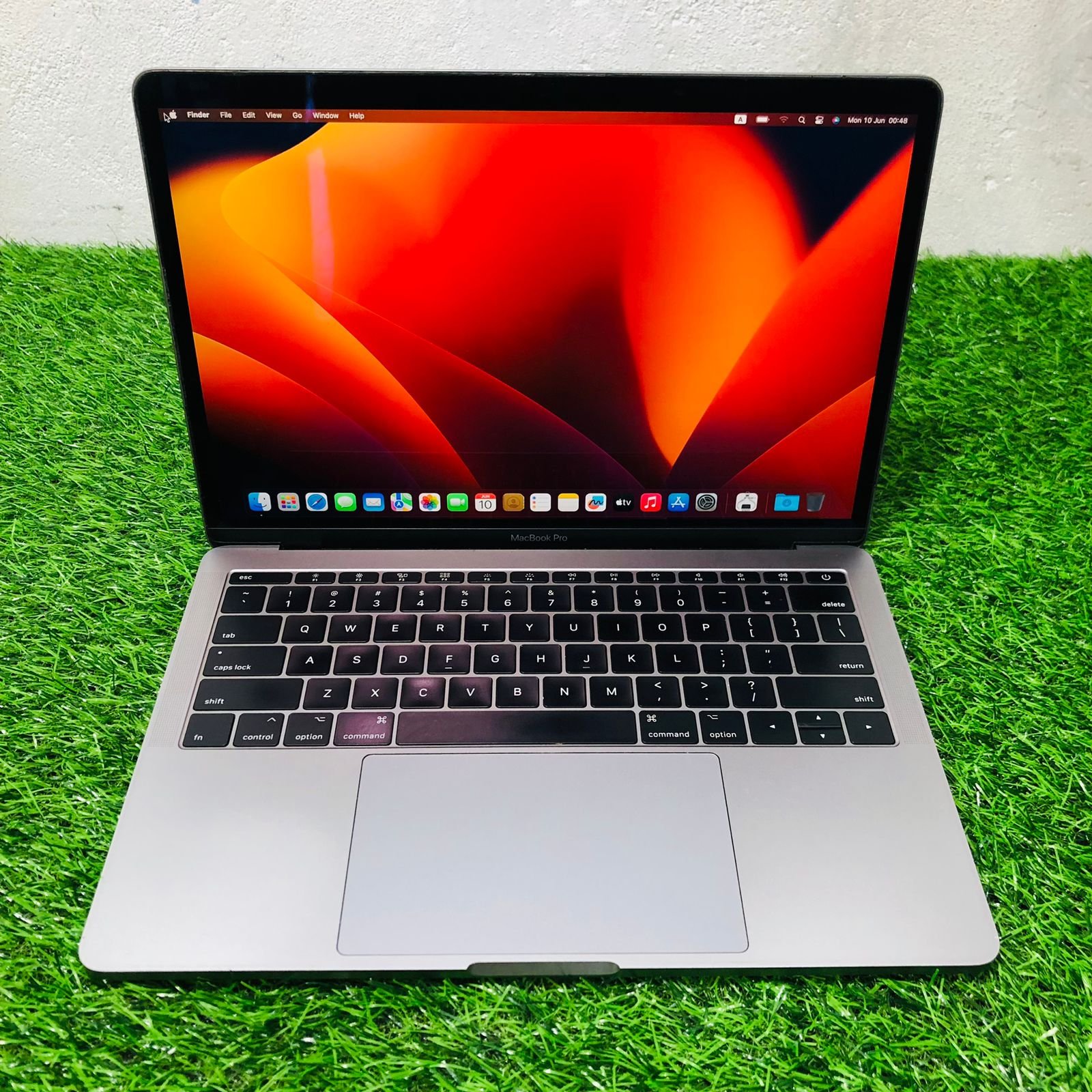 computadoras y laptops - macbook pro 2017 corei5 8g de ram ssd 128g solido 0