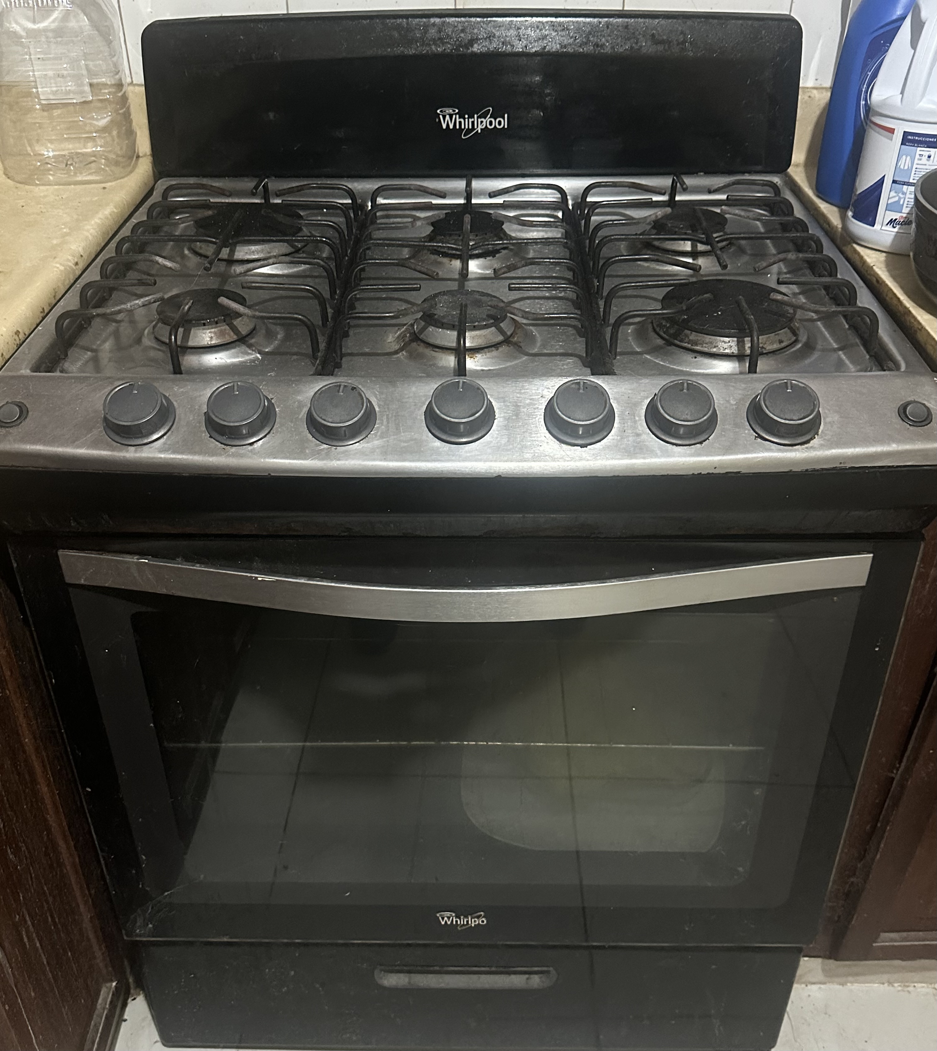 electrodomesticos - Estufa whirlpool de 6 Hornillas Usada 0