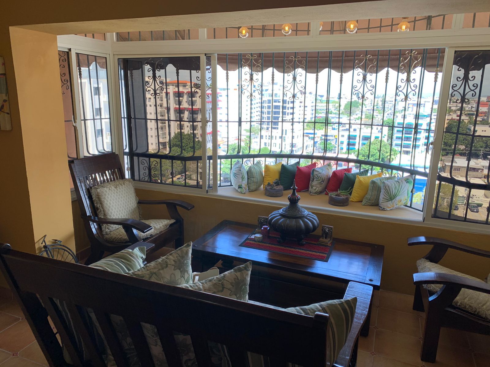 penthouses - Penthouse de 3 niveles y 6 parqueos, Bella Vista 1