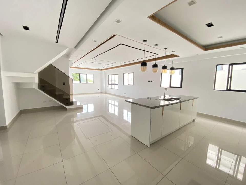 apartamentos - Vendo moderno Pent-House en Los Restauradores 4