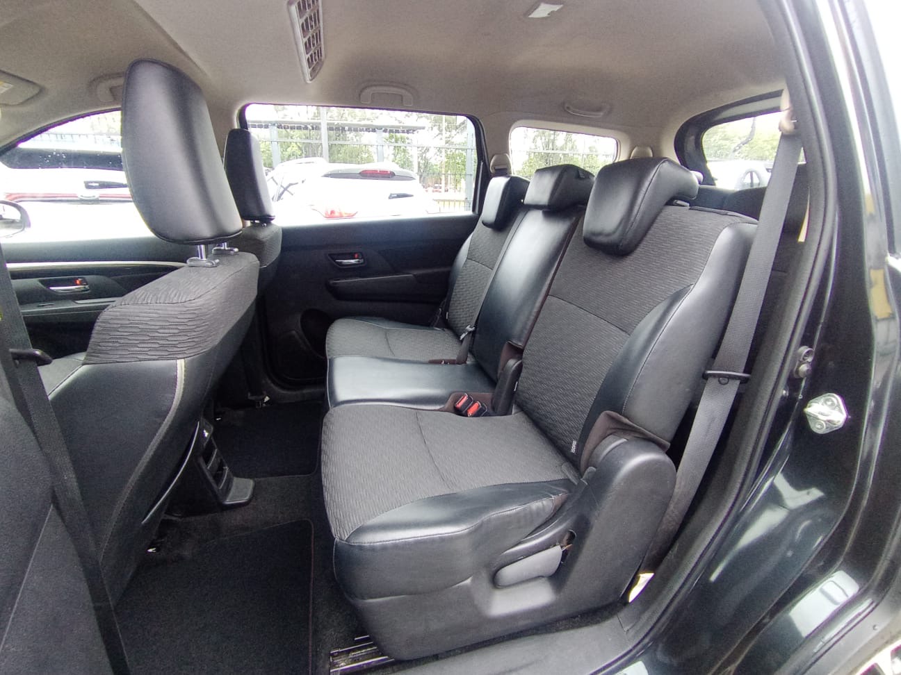 jeepetas y camionetas - ¡Suzuki XL7 2023 semi nueva en RD! 6