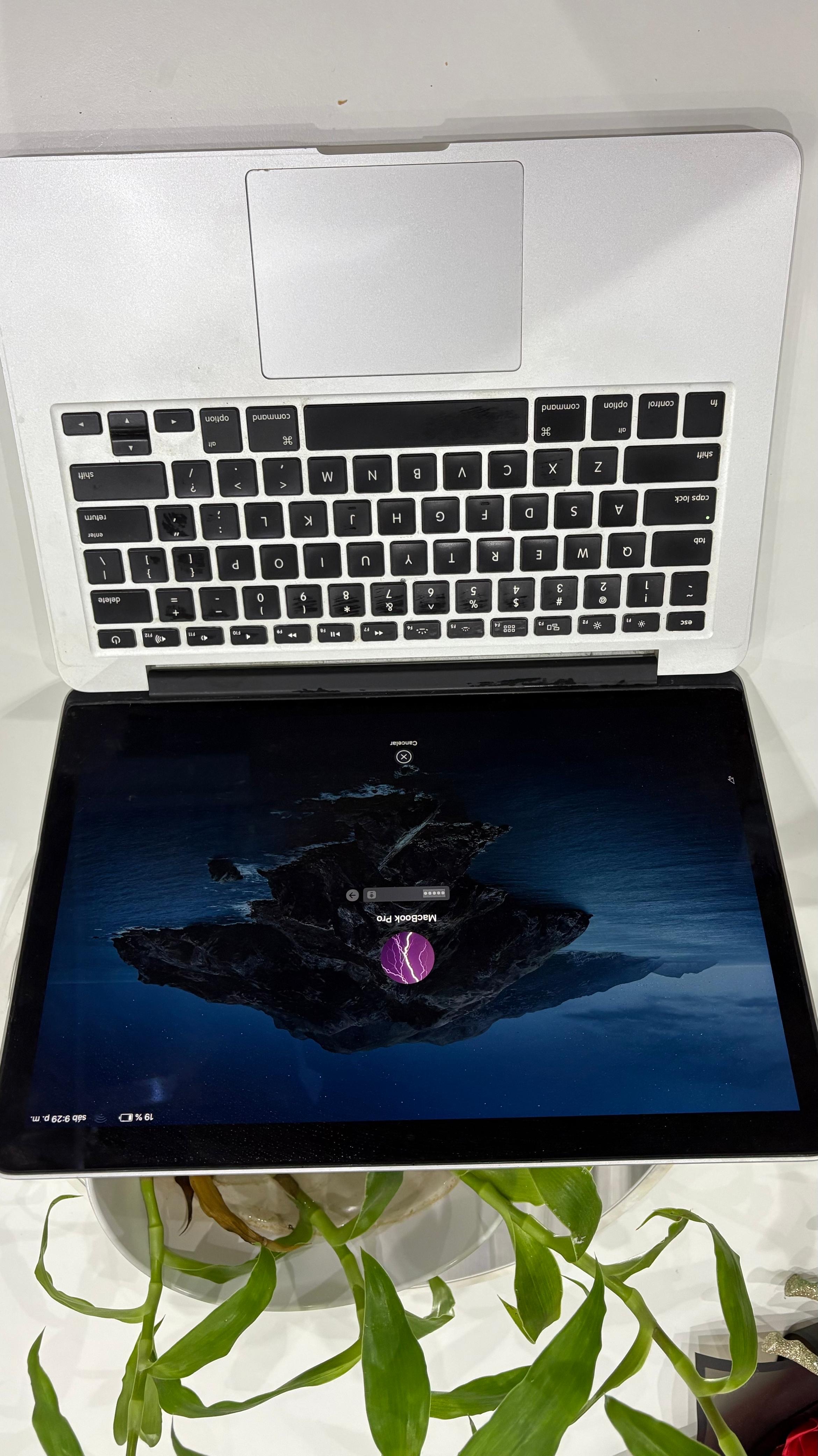 computadoras y laptops - MAC 2012 procesador i5 RAM 8 precio neg 1