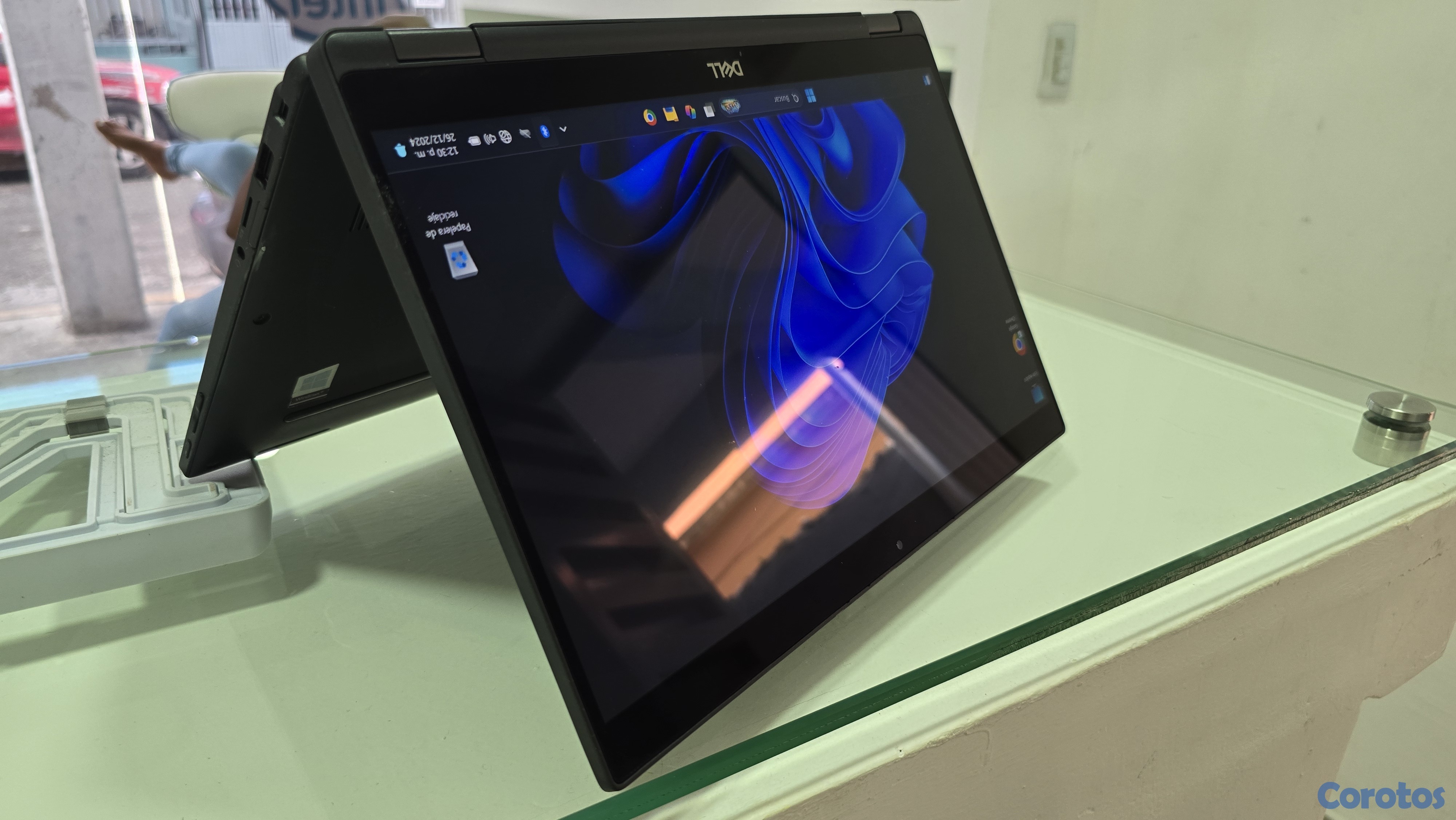 computadoras y laptops - Dell touch 13.3 Pulg Core i5 7th Gen Ram 8gb ddr4 Disco 128gb SSD Solido Wifi  3