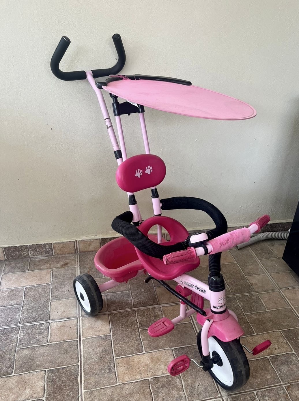 juguetes - Triciclo rosado con manillar y techo  0