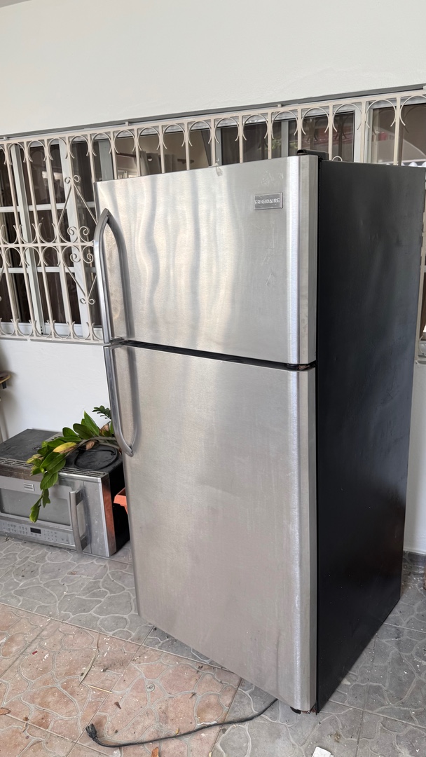 electrodomesticos - Nevera Frigidaire  4
