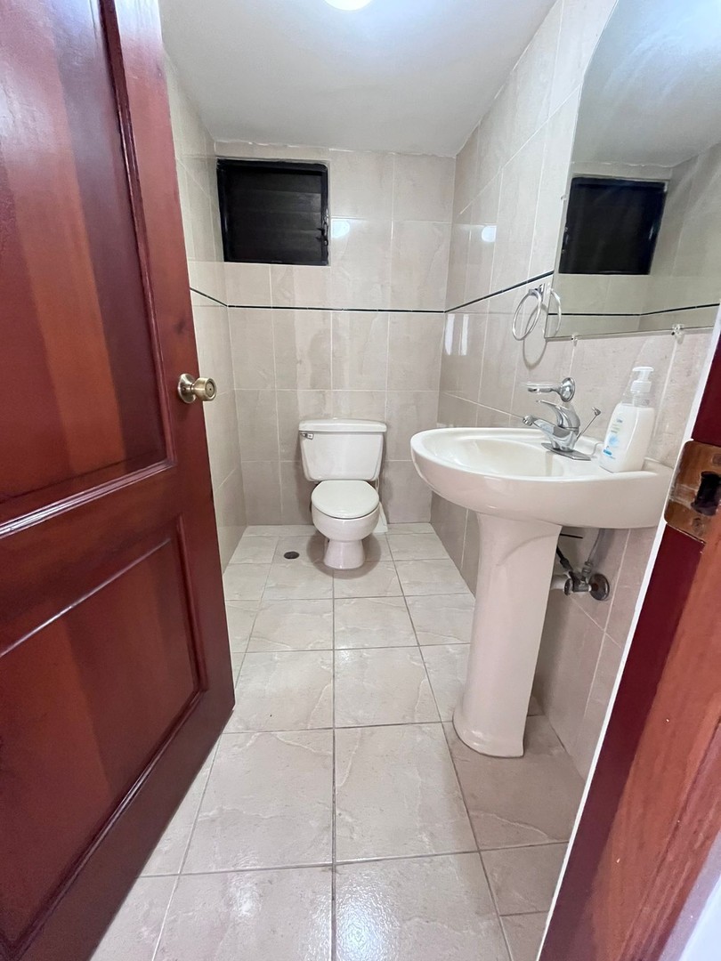 apartamentos - En Venta Amplio Apartamento,250mtz y 3 Habitaciones ,zona de Naco  4