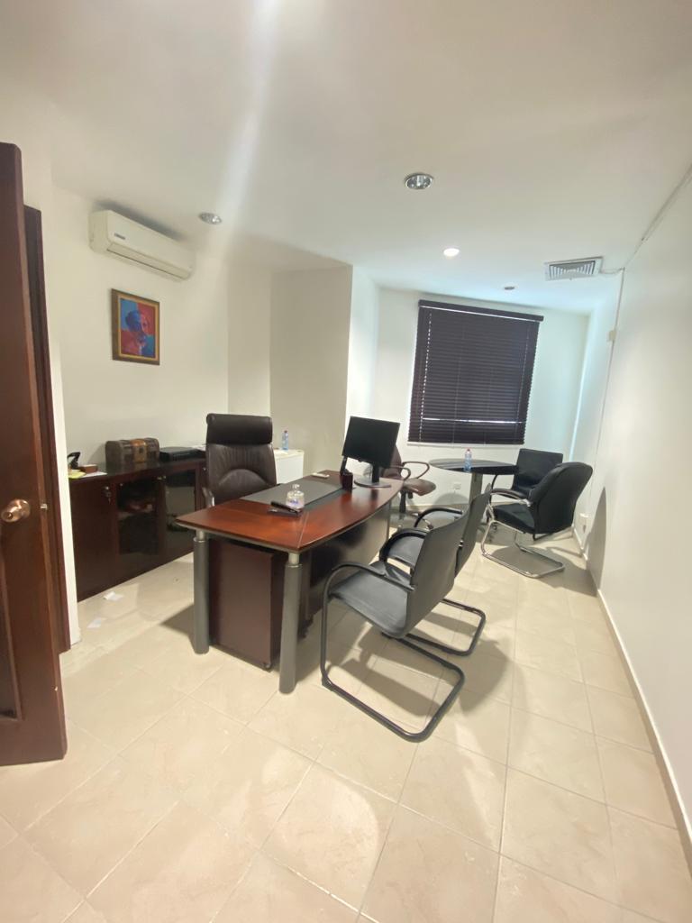 oficinas y locales comerciales - ALQUILER DE AMPLIA OFICINA EN GAZCUE (G-02) 3