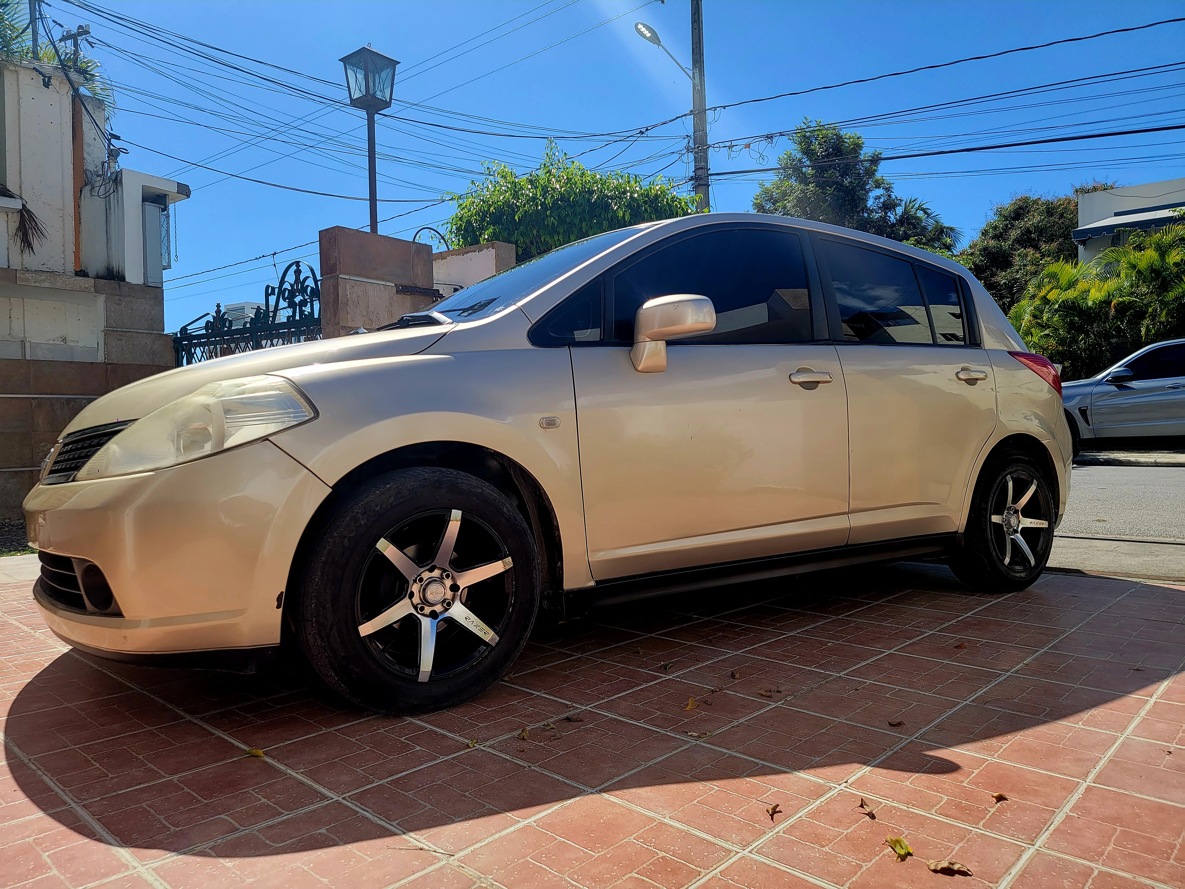 carros - Nissan Tiida Hatchback Sport 2007 1
