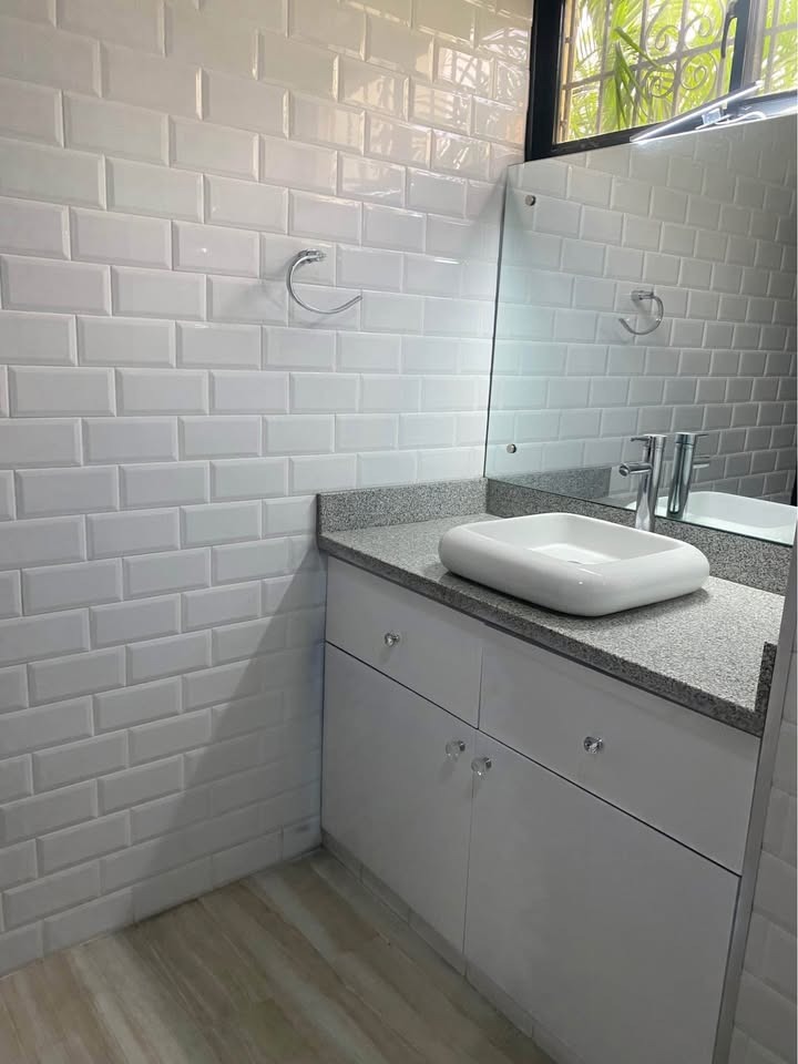 apartamentos - Venta de Apartamento en el Millon Primer Nivel  4