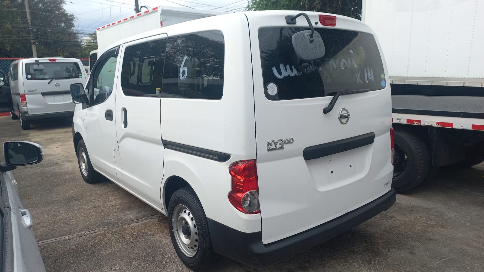otros vehiculos - Nissan NV 200 año 2020 de carga 2
