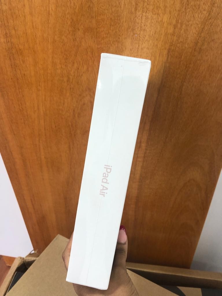 celulares y tabletas - iPad Air 5ta generación 64gb Sellada  2