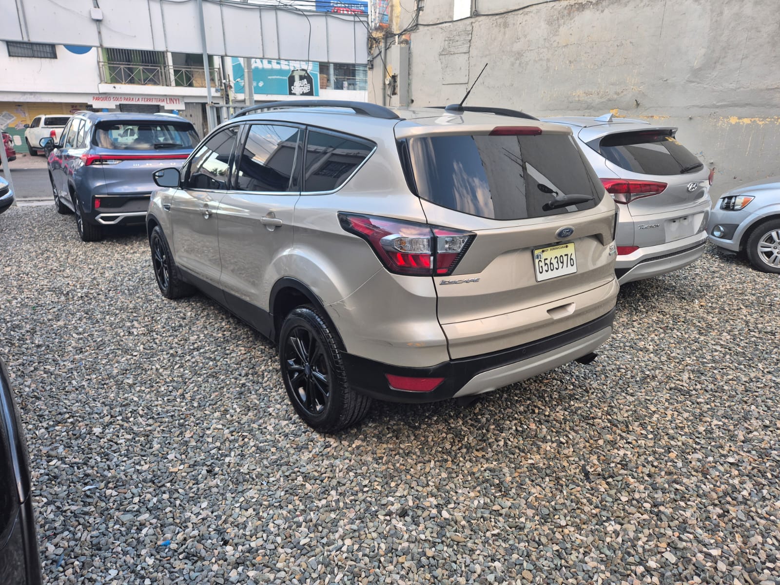 jeepetas y camionetas - Ford Escape 1.5T 2018 Inicial 
125 mil no importa el credito 2