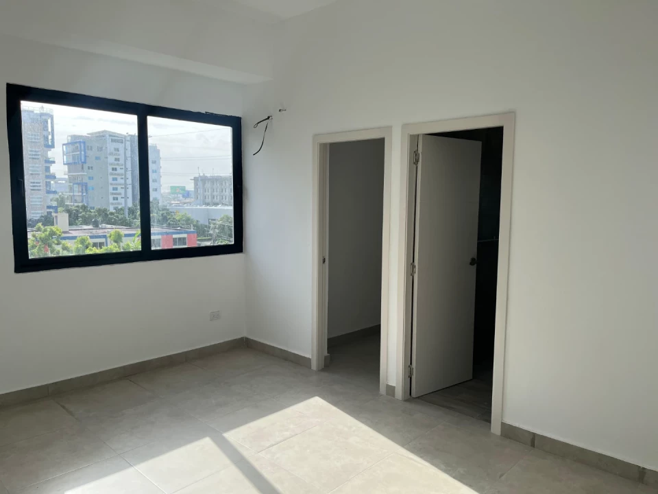 apartamentos - EN ALQUILER APARTAMENTO EN ENSANCHE NACO 4